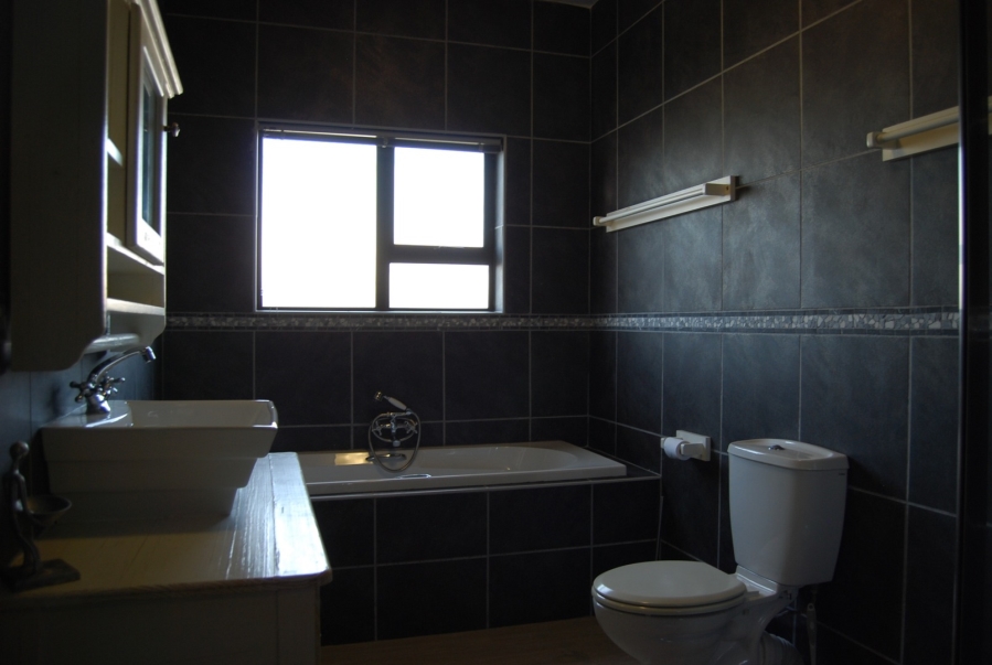 3 Bedroom Property for Sale in Calypso Beach Western Cape